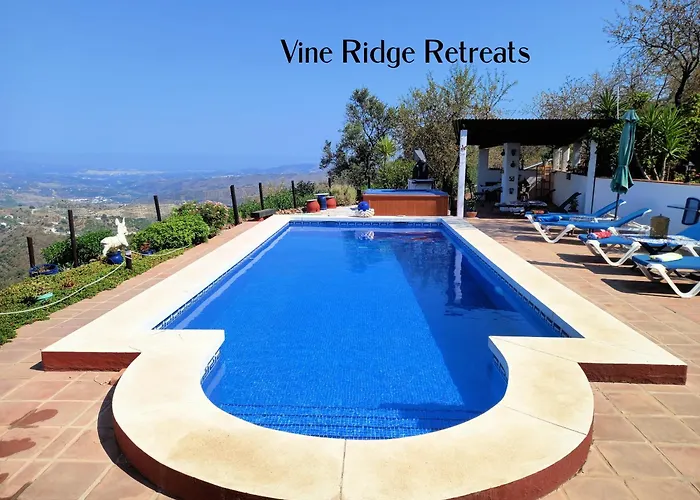 Vine Ridge And Apartment Comares